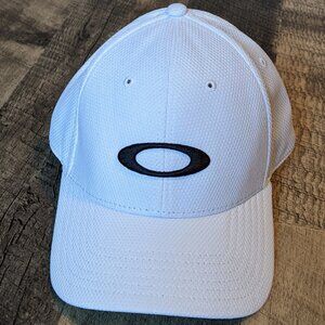 Oakley Hydrolix Hat White Baseball Cap Polyester Strapback Big Logo